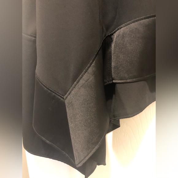 🥳B-DAY SALE❤️NWT Cinq A Sept Maia Flare-Sleeve Keyhole Blouse - Picture 6 of 11